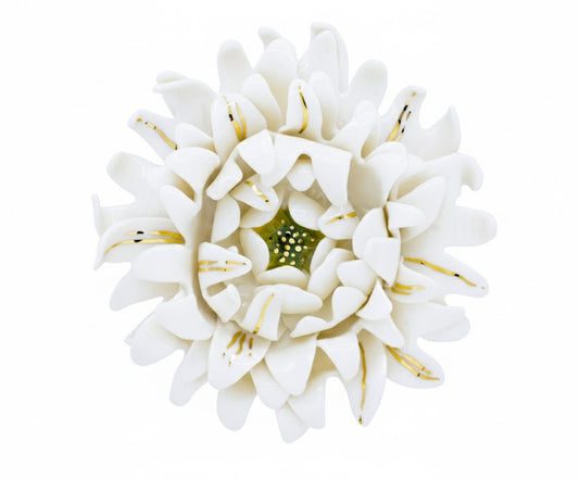 Broșă din Porțelan – Pictată Manual cu Aur de 24K