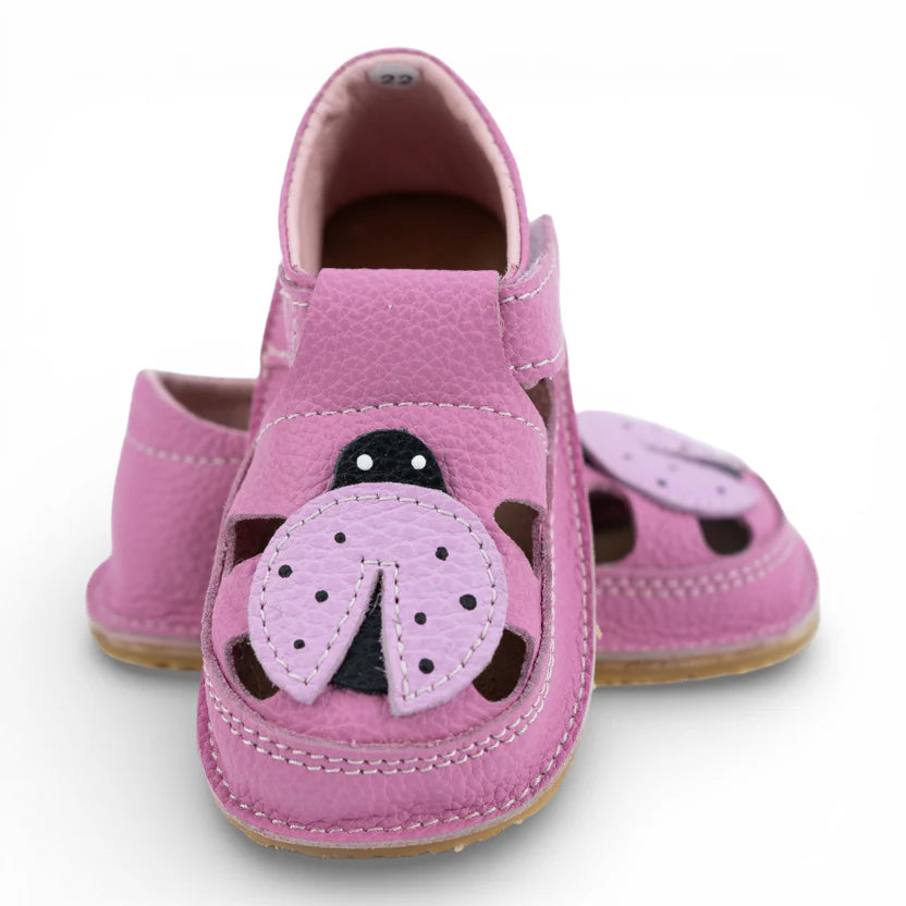 Sandale Fete Barefoot din Piele Naturală, Pink- Roz, detaliu aplicat Buburuză