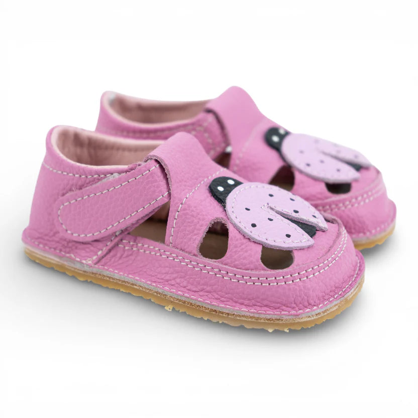 Sandale Fete Barefoot din Piele Naturală, Pink- Roz, detaliu aplicat Buburuză