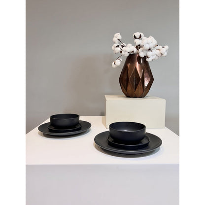 Set 18 Piese Vulcano Duo: Farfurie, Platou și Bol, Ceramica Neagră Mată, Glazurate Manual